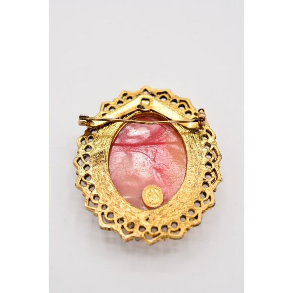 Vintage Cameo Pin Brooch Antiqued Gold Tone Heavy Oval Signed 1980s BinAP - Picture 10 of 12